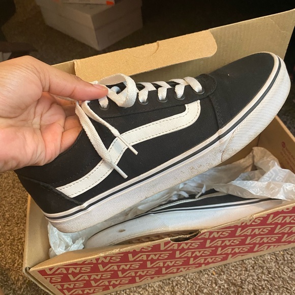 Vans - Picture 1 of 2